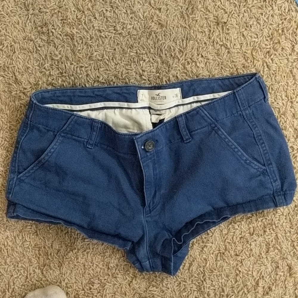 HOLLISTER size 28 navy blue shorts